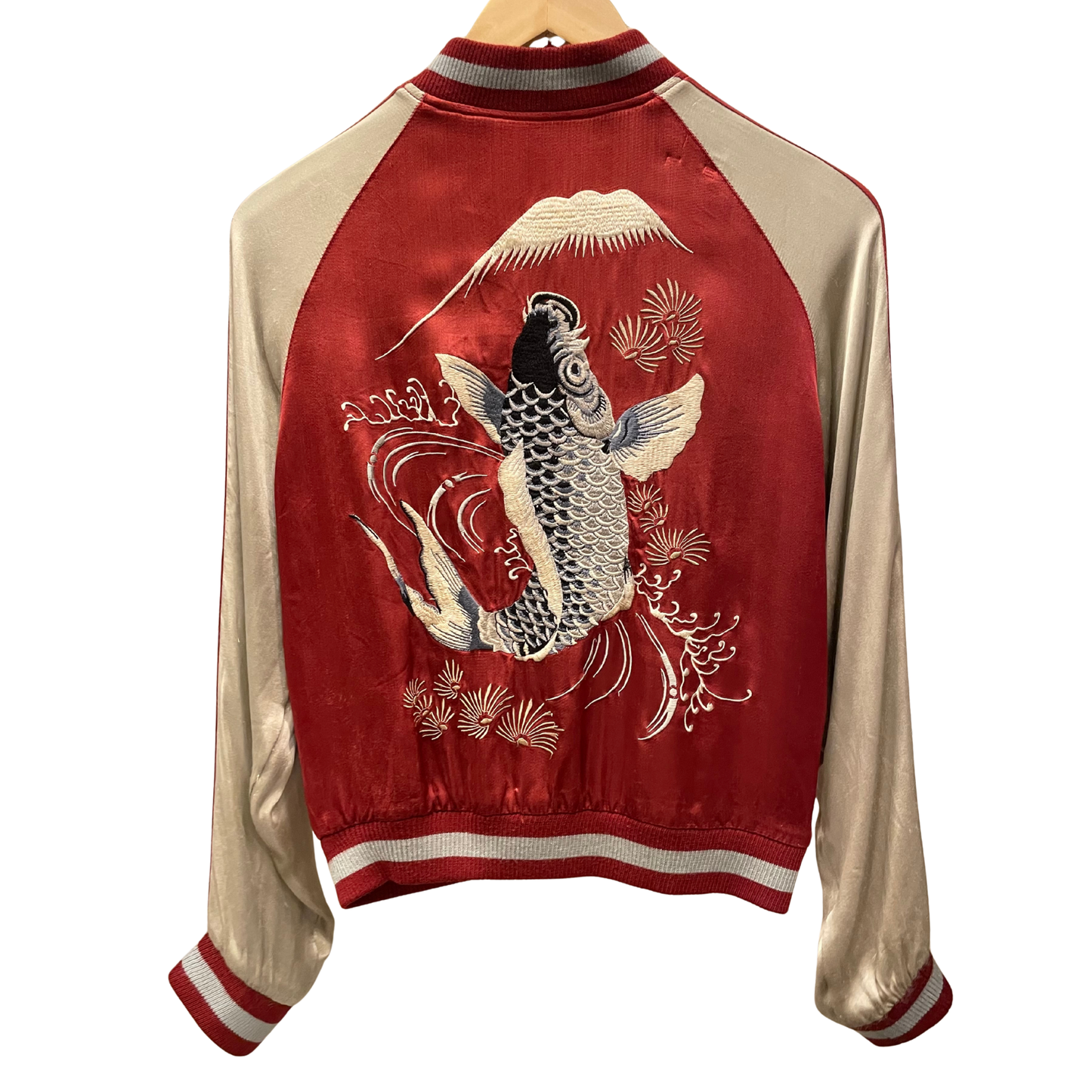 Vintage / Carpes remontant la cascade